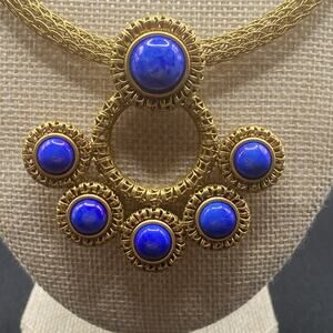 VTG Sarah Cavender Metalworks Gold Tone Mesh Blue Glass Cabochon Necklace NWT